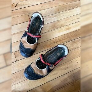 J-41 sport sandal tan black rebirth leather shoes